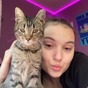 Meet your Posher, Kenzie